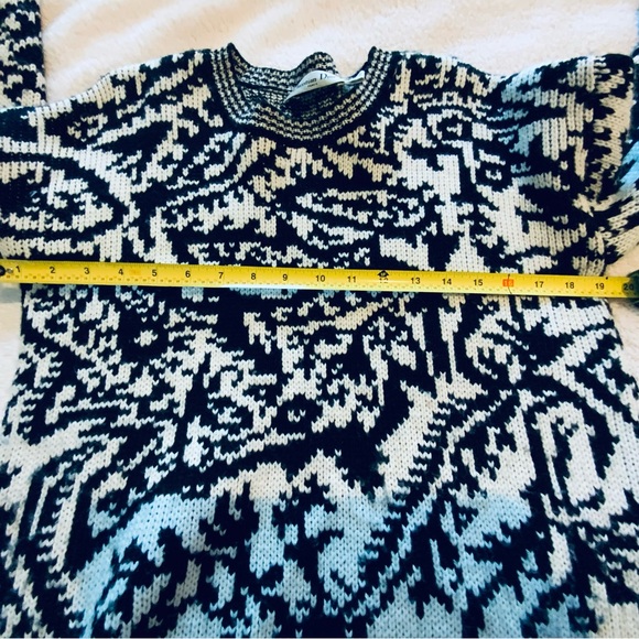 CREAMY WHITE & BLACK SWEATER / SIZE 38 - LIKE MEDIUM - Picture 9 of 12